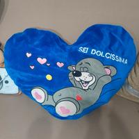 Cuscino a forma di cuore apribile