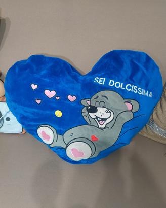 Cuscino a forma di cuore apribile