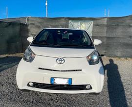 TOYOTA iQ - 2011