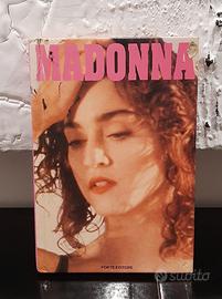 Madonna.Forte Editore. 1989.
Copertina rigida