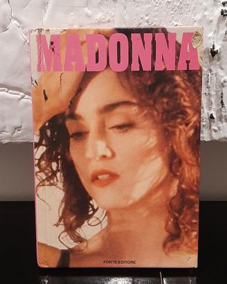 Madonna.Forte Editore. 1989.
Copertina rigida