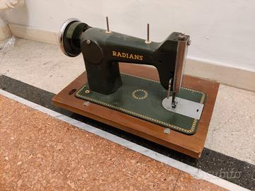 Macchina da cucire vintage RADIANS
