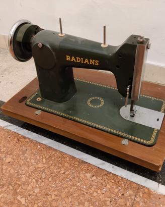 Macchina da cucire vintage RADIANS