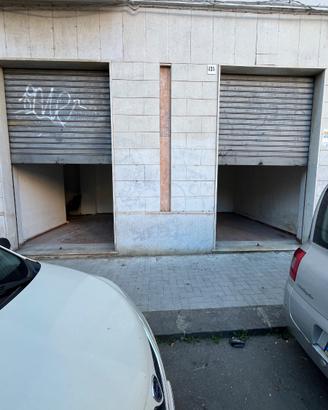 Bottega due vetrine via Marchese di San Giuliano