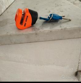 Antifurto blocca disco per motocicli 