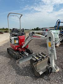 Takeuchi TB 210 R, 11 ore di lavoro, 3 benne, att.