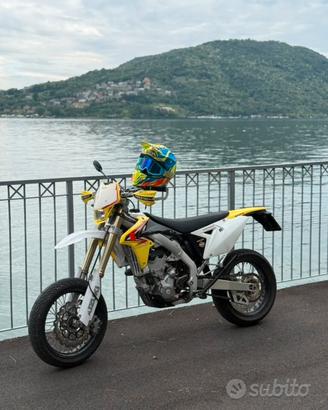 Suzuki Valenti 450 Motard