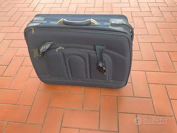 Valigia da viaggio semi-rigida - spallacci rotelle