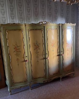 Armadio in legno stile barocco