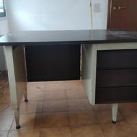 scrivania da laboratorio 