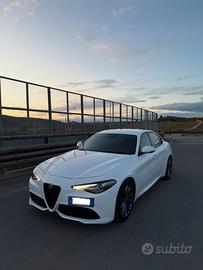 Alfa Romeo Giulia 2.2 180cv