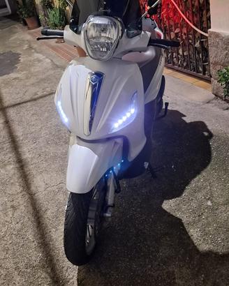 Beverly 300