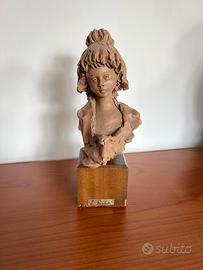 Busto ragazza in terra cotta