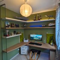 Scrivania mensole e cassettiera per studio