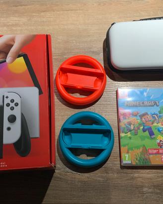 Switch oled con Minecraft e Mario kart