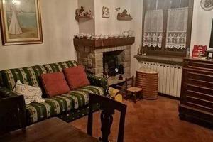 Rustico / Casale di 140 m² con 4 locali a Monteseg