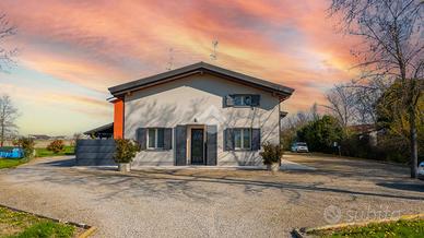 CASA SEMINDIPENDENTE A REGGIO NELL'EMILIA