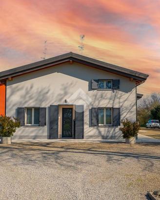 CASA SEMINDIPENDENTE A REGGIO NELL'EMILIA