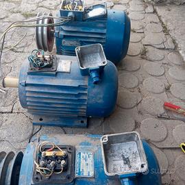 Motori elettrici trifase utilizzabile a 220v.