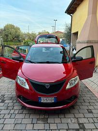 auto lancia elefantino blu