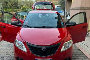 auto lancia elefantino blu