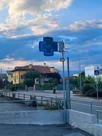 Croce bifacciale Parafarmacia 90x90