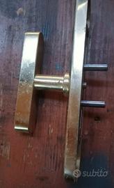 Maniglia tipo cremonese