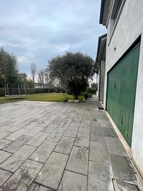 Casa singola 4 camere + giardino di 1700 mq