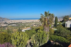 Grande immobile per B&B Studentato Casa famiglia