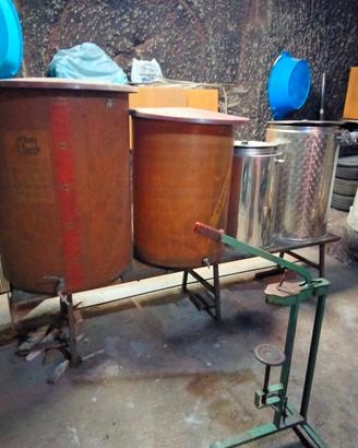 Attrezzatura per fare il vino