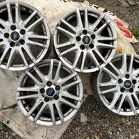 4  cerchi in lega di 16 ford
