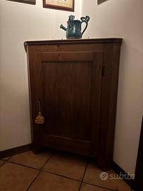 Mobile angolare primi 900