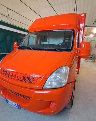 AUTONEGOZIO paninoteca ambulante food truck