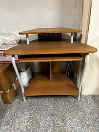 Scrivania ad angolo con 3 rip. fissi+1 estraibile