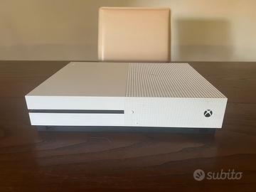 Xbox One S con controller e 9 giochi