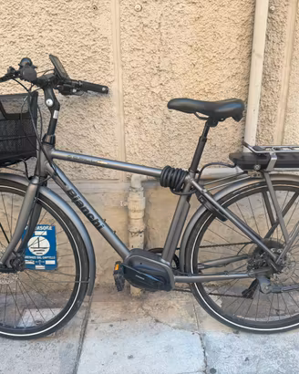 Bici elettrica Bianchi e-Spillo Luxury + accessori