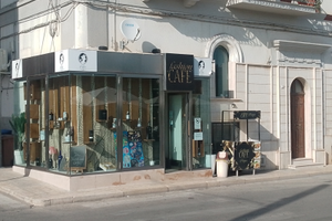 Bar e locale commerciale