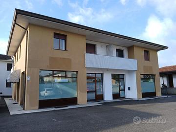 Povoletto - tricamere con terrazza e posto auto