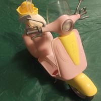 Vespa e auto Barbie