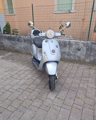 Vespa LX 150