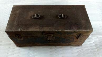 Cassetta porta attrezzi antica in metallo - Giardino e Fai da te In vendita  a Grosseto