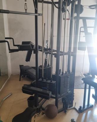 Multistazione allenamento palestra