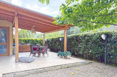 Pergola/tettoia in legno