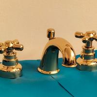 Miscelatore lavabo a tre fori oro lucido