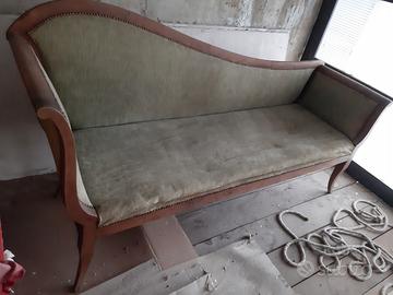 divano particolare del 1900 