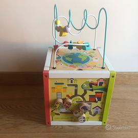 Giocattolo Cubo in legno multigioco