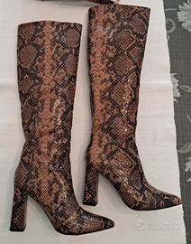 Stivali e borsa Primadonna 