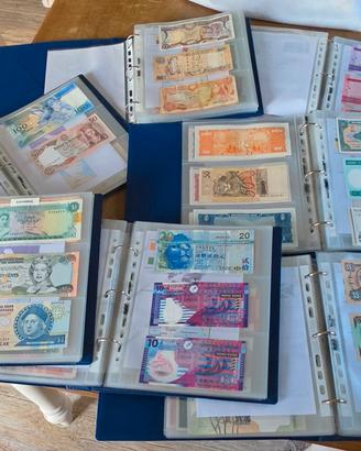 Banconote del mondo 608 pezzi - 7 Raccoglitori