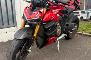 Ducati streetfighter v4s