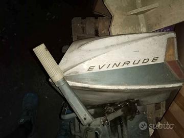 Motore fuoribordo Evinrude